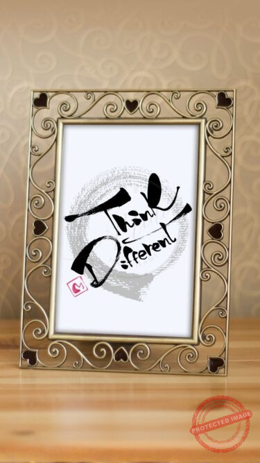 筆文字『Think Different』