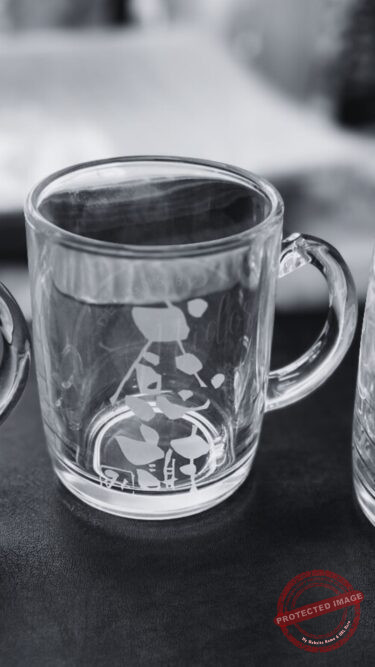 サンドブラスト技法で描く唯一無二のオリジナルグラス｜筆文字『感謝』を刻んで